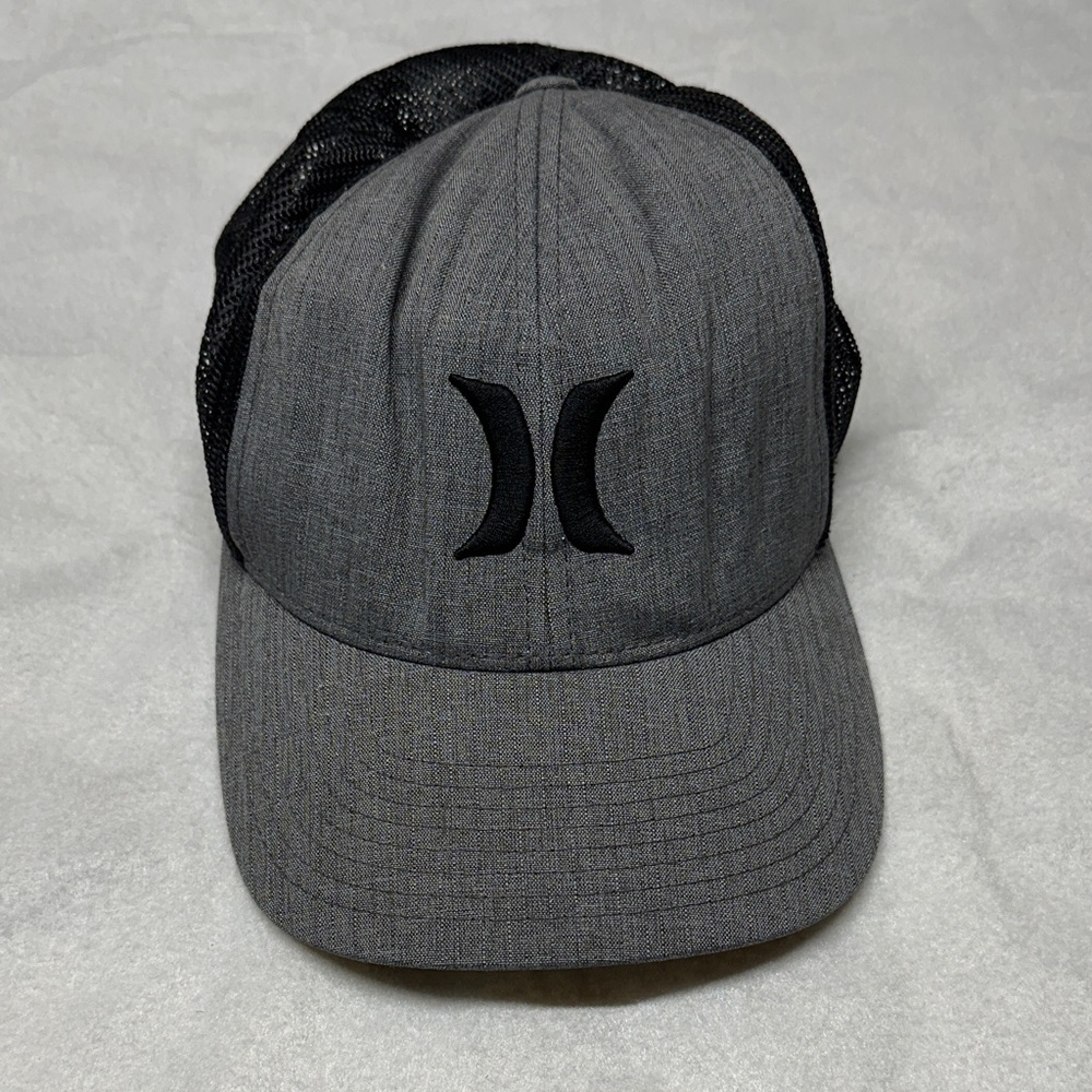 Hurley Black and Gray Cap